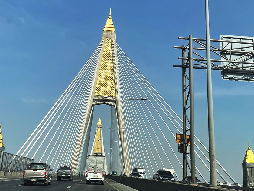 カンチャナフィセク橋　バンコク