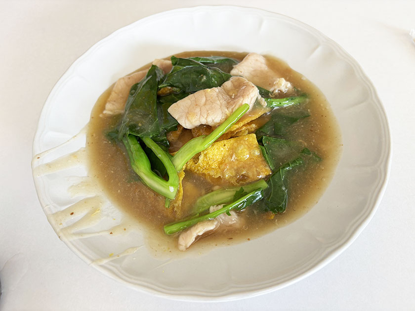 ラートナーナイブーンのギアオ・グローブ・ラートナー（あんかけ揚げワンタン）