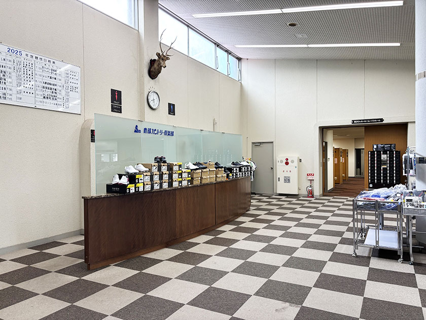 鹿部カントリー倶楽部　ロッカールームの入口