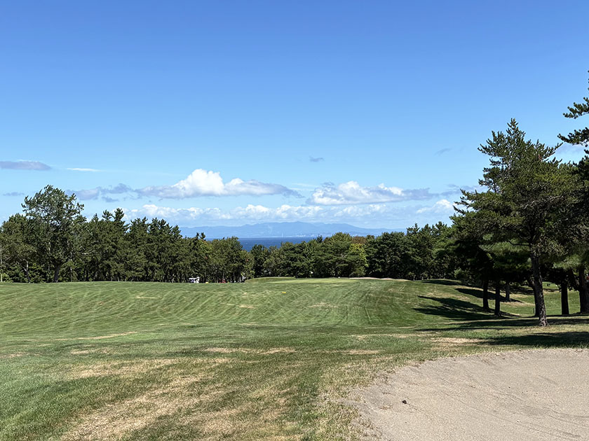 鹿部カントリー倶楽部　1番セカンド