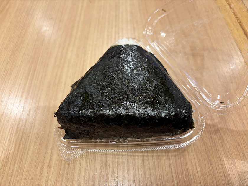 「吟しゃり」の昆布味のおにぎり