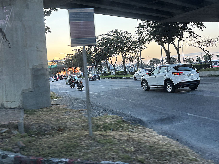 ハーツレンタカーオフィスヘ