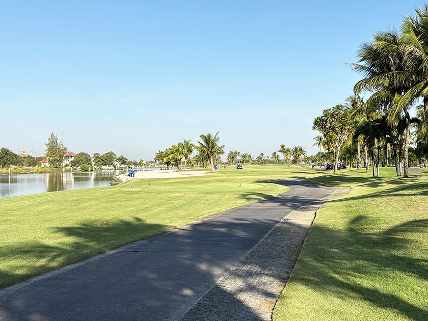 10番「ロイヤルレイクサイドゴルフクラブ」2025年撮影