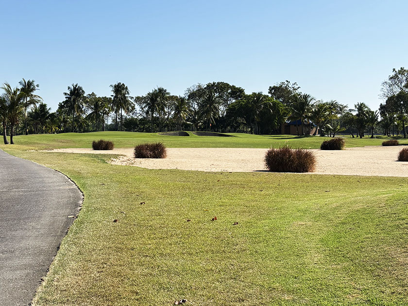 3番「ロイヤルレイクサイドゴルフクラブ」2025年撮影