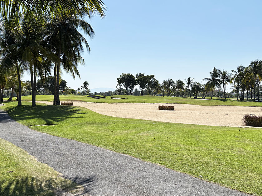 12番「ロイヤルレイクサイドゴルフクラブ」2025年撮影