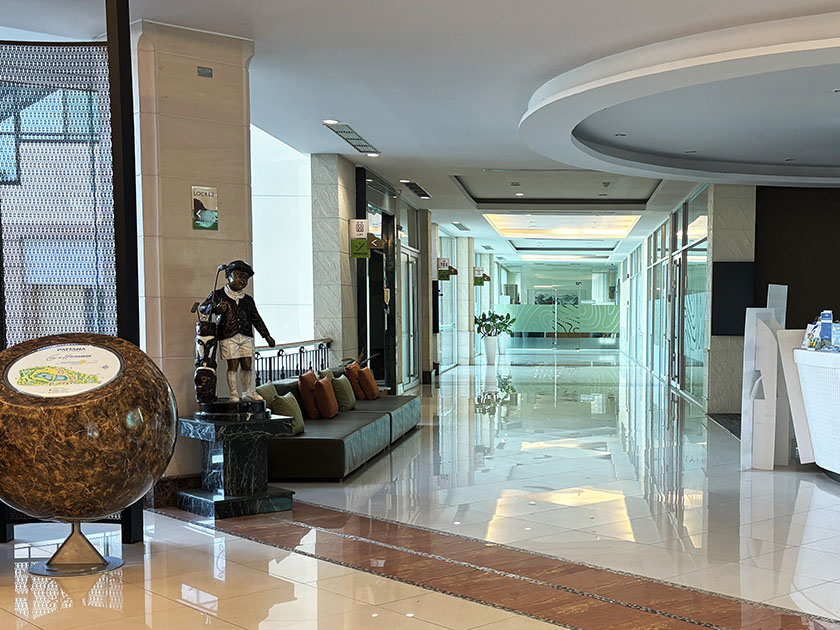 長い廊下　パタナゴルフ＆スポーツリゾート