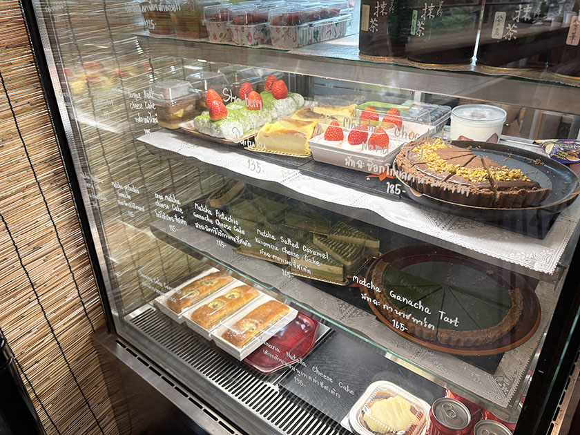 ケーキもある　SENSU 扇子