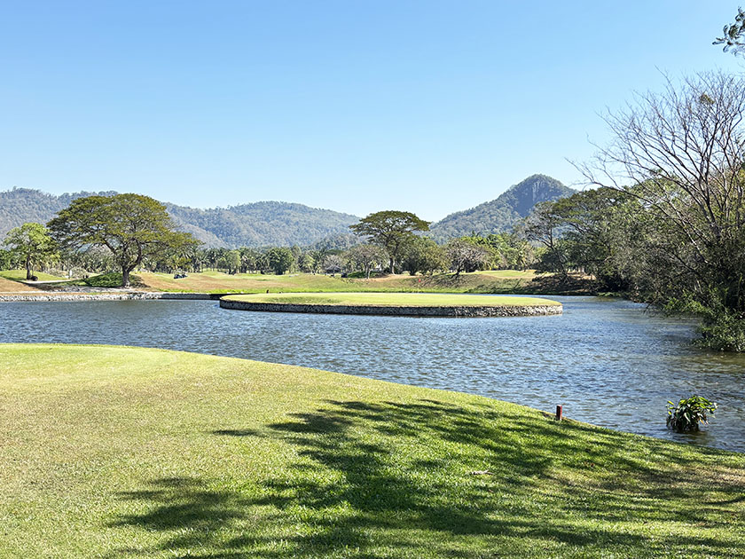 Bコース8番　カオキオカントリークラブ