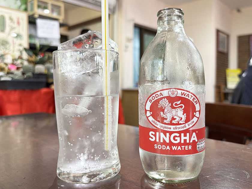 飲み物はソーダ　チェーシェムカオマンガイ