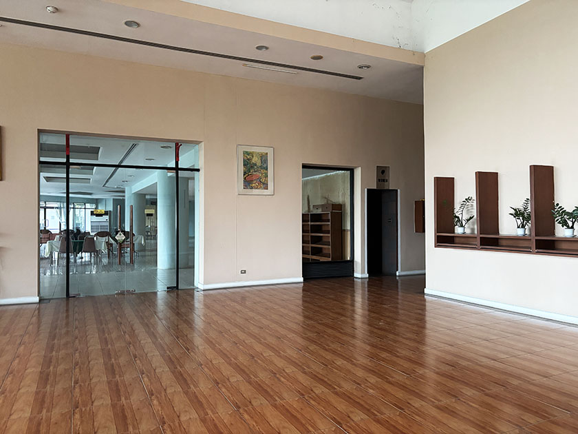 レストラン入口 マウンテンシャドウゴルフ