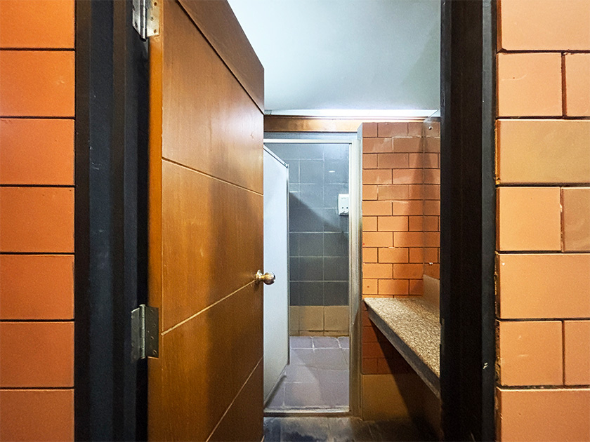 シャワーは難あり プルタルアンネイビーGC