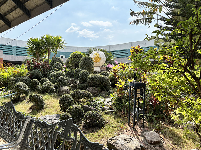 中庭 プルタルアンネイビーGC