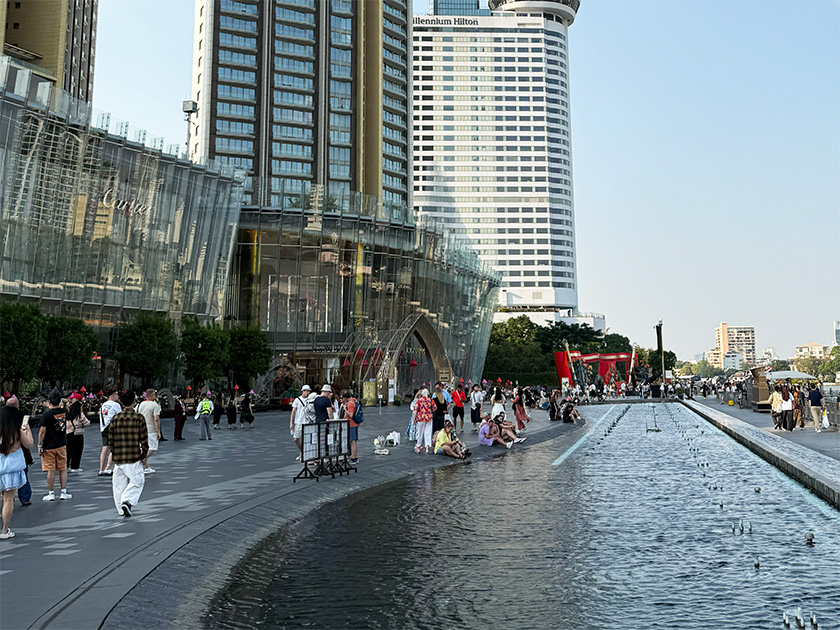 アイコンサイアム前の噴水　のりたま編