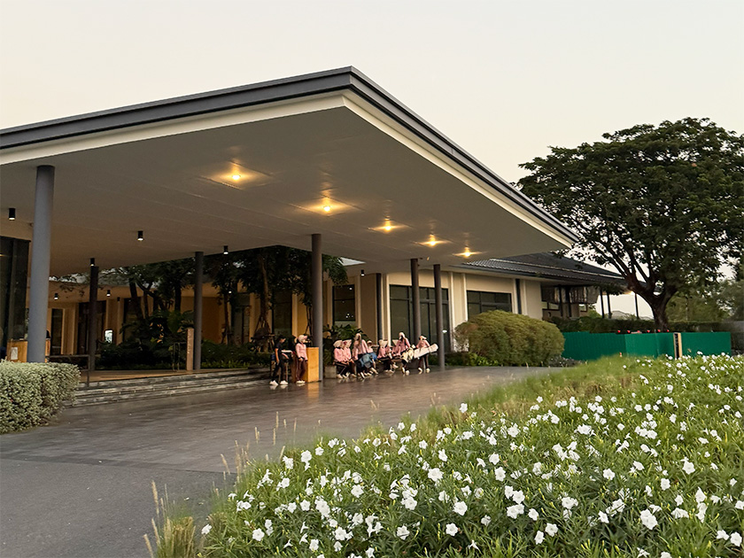 新しくなったクラブハウス　フローラヴィル・ゴルフ＆カントリークラブ