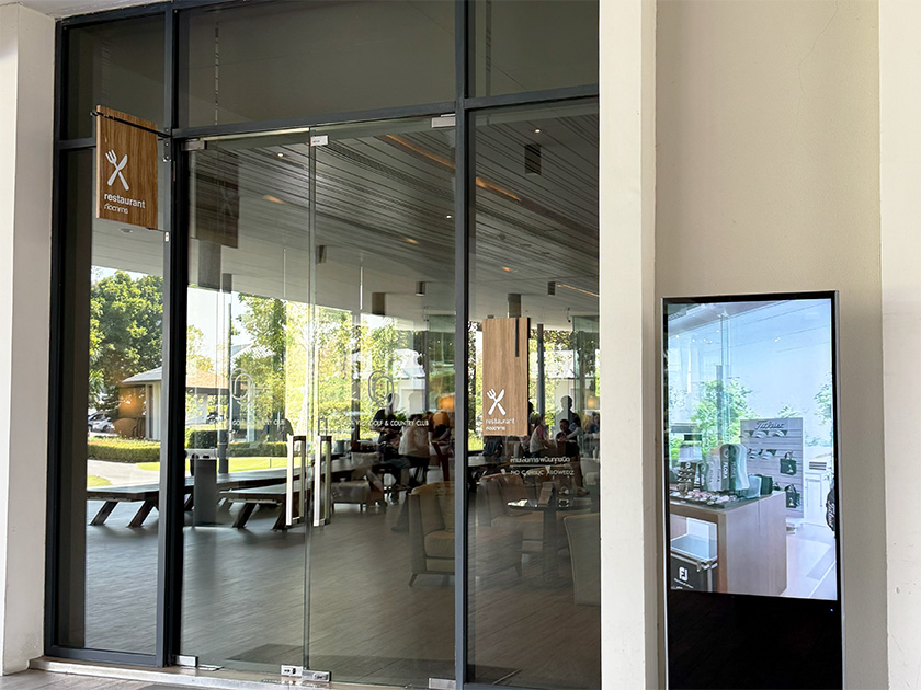 新しいレストラン　フローラヴィル・ゴルフ＆カントリークラブ