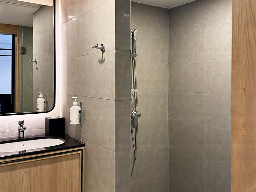 シャワーのみ ホリデイ・イン エクスプレス&スィート バンコク セントラル ピア