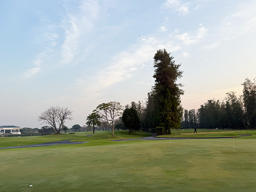芝から打てる練習場 ザ・ロイヤルカントリークラブ