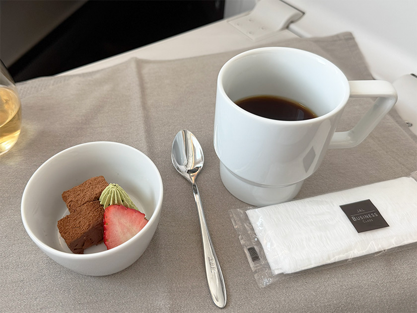 JALビジネス昼便のデザート