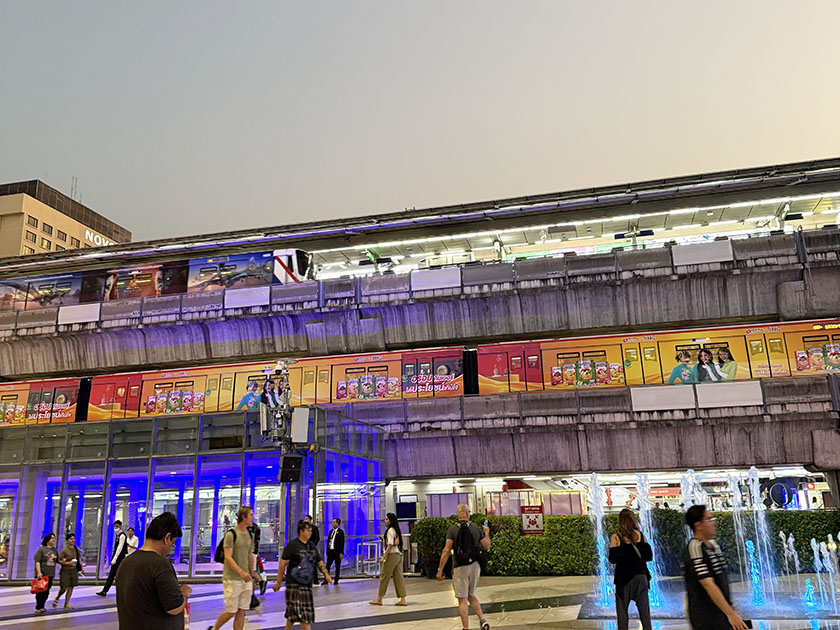 BTSスクンビット線サイアム駅前