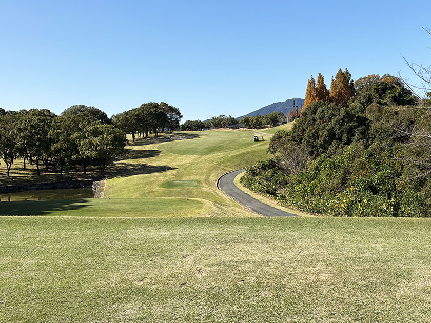 9番 福岡レイクサイドカントリークラブ